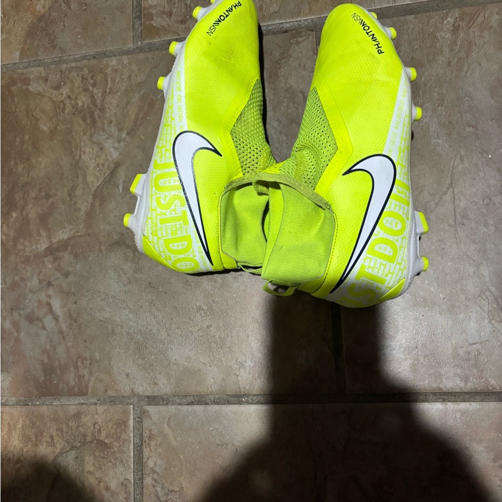 Nike Bright Yellow Cleats - Picture 9 of 16
